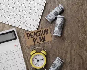 Image illustrating steps to obtain a pension plan, featuring charts, documents, and a calculator for financial planning.